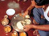 インドの菜食主義のターリー、ベンガルの主食は米